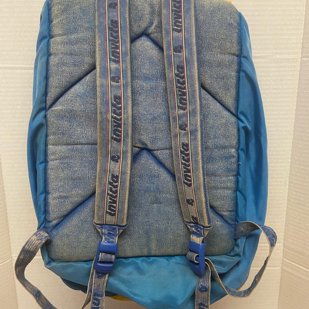 classic Retro INVICTA Jolly Backpack - Picture 3 of 11